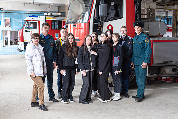 Дружина юных пожарных «Огонёк» познакомилась с профессией пожарного